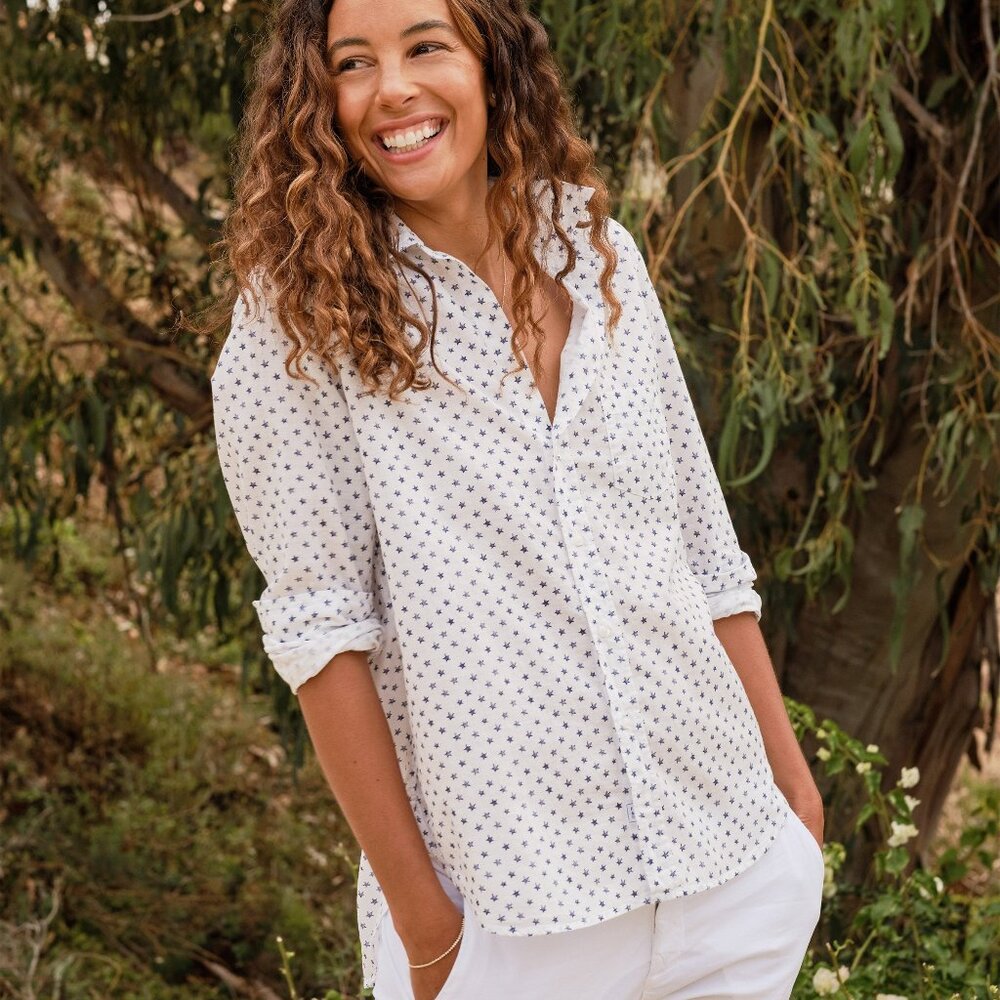 Frank & Eileen The Eileen Button Up in White with Navy Stars Size Medium